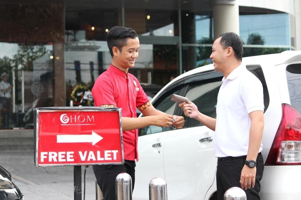 @Hom Semarang Simpang Lima Hotell Eksteriør bilde