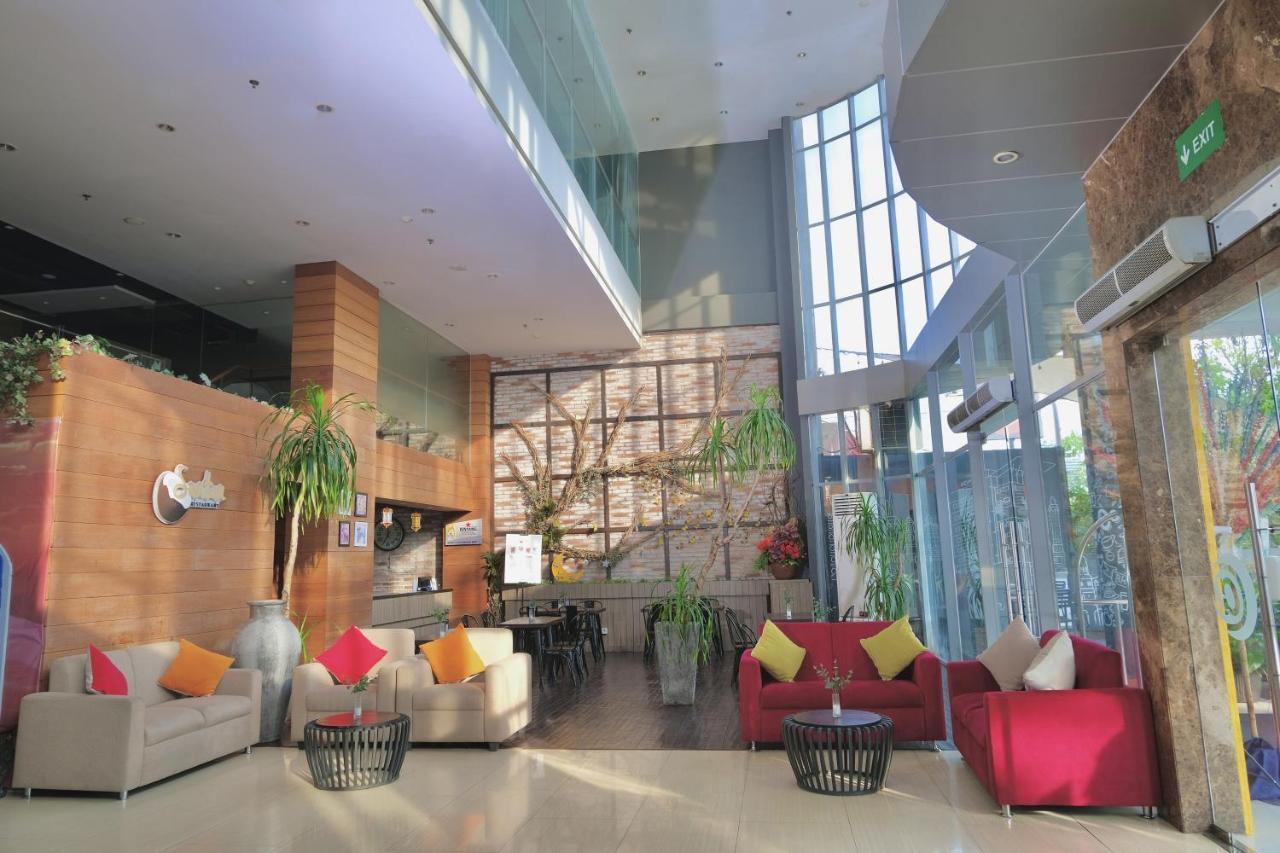 @Hom Semarang Simpang Lima Hotell Eksteriør bilde
