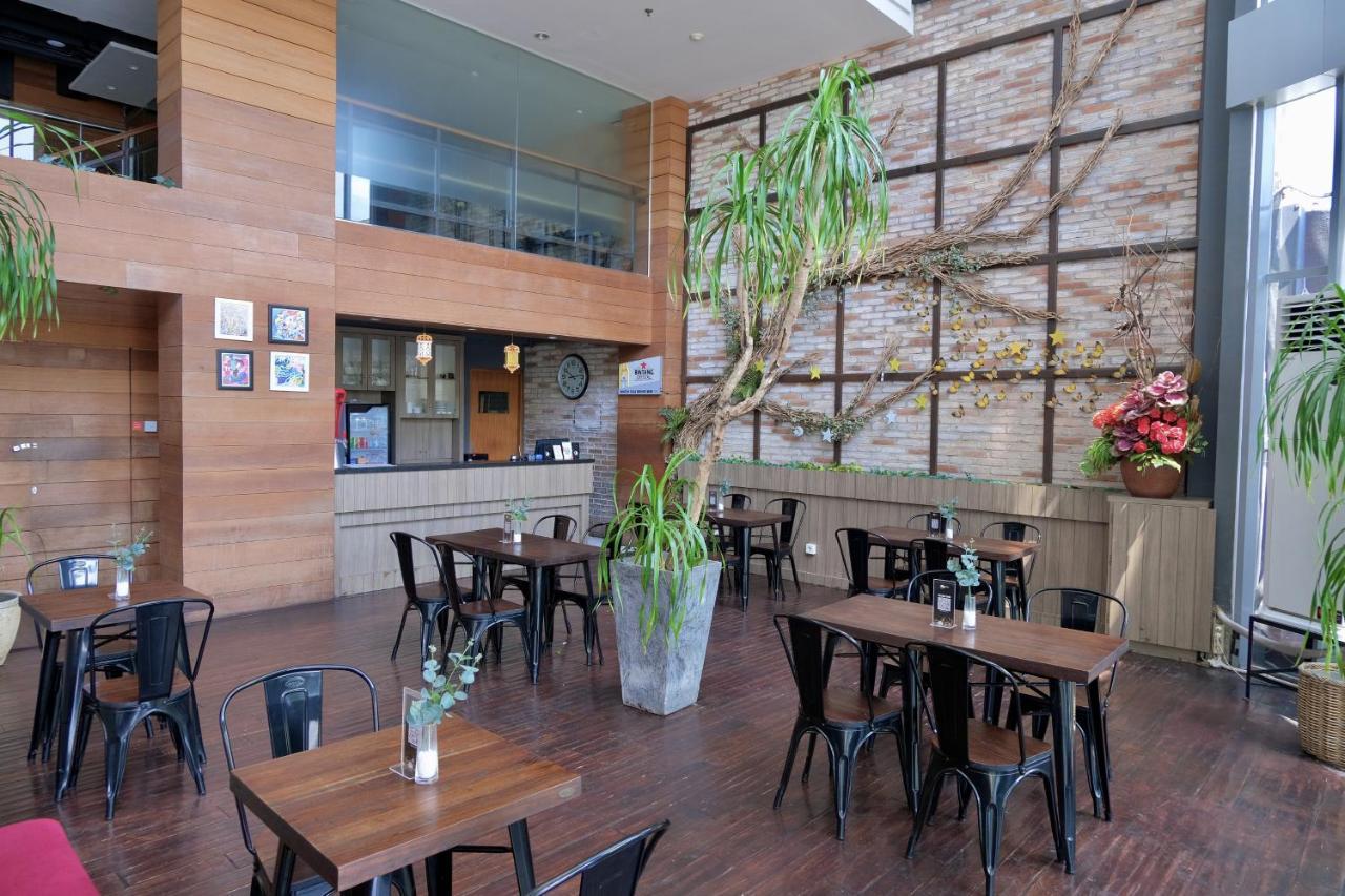 @Hom Semarang Simpang Lima Hotell Eksteriør bilde
