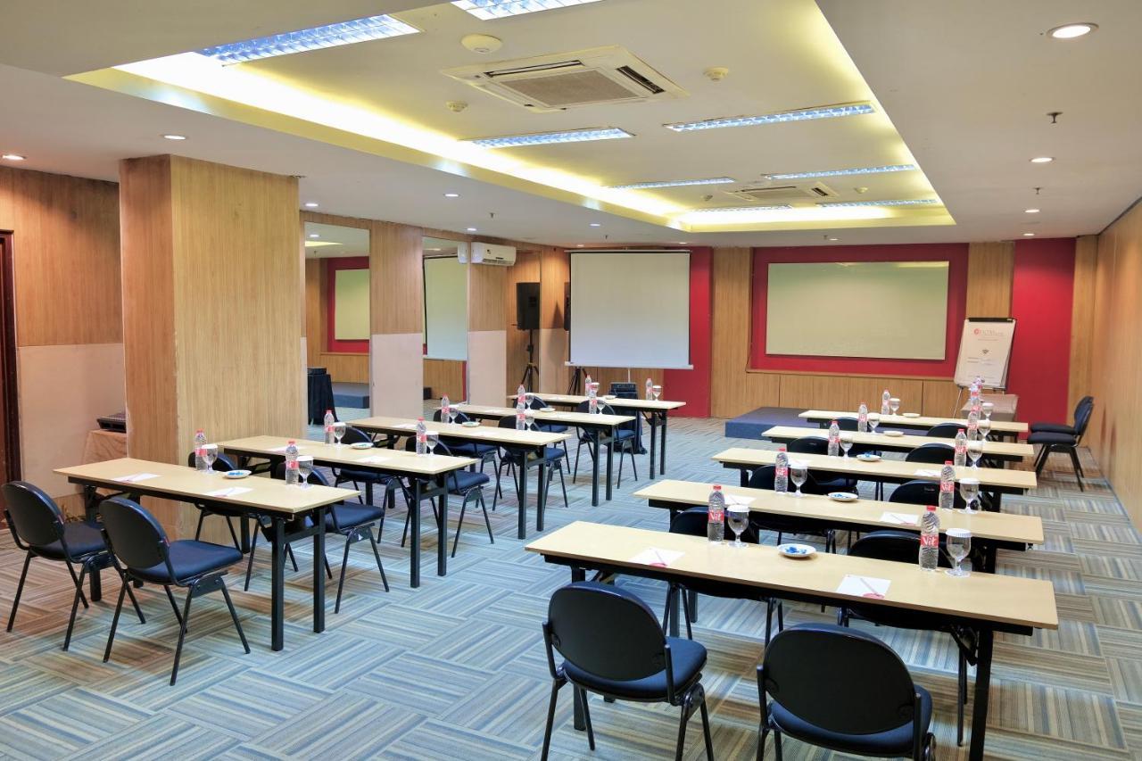 @Hom Semarang Simpang Lima Hotell Eksteriør bilde