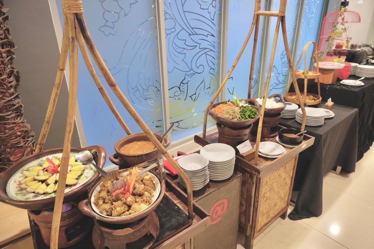 @Hom Semarang Simpang Lima Hotell Eksteriør bilde