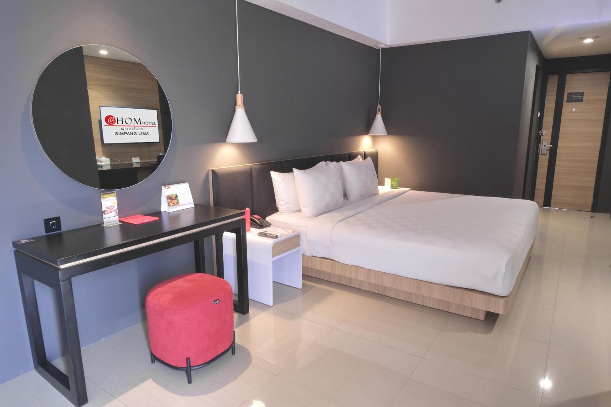 @Hom Semarang Simpang Lima Hotell Eksteriør bilde