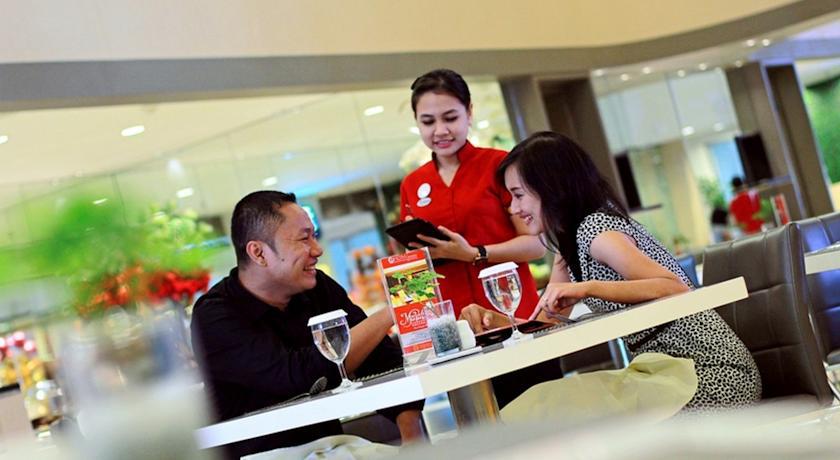 @Hom Semarang Simpang Lima Hotell Eksteriør bilde